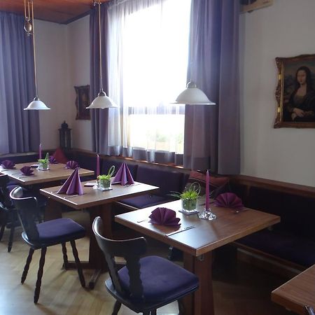 Hotel-Restaurant Zum Goldenen Hahnen Markgröningen Eksteriør bilde