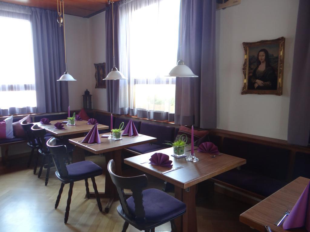 Hotel-Restaurant Zum Goldenen Hahnen Markgröningen Eksteriør bilde